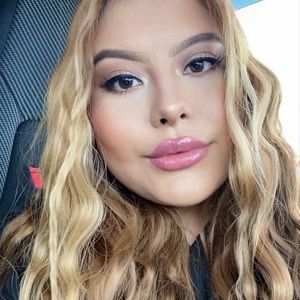 Meet your Posher, Isabel